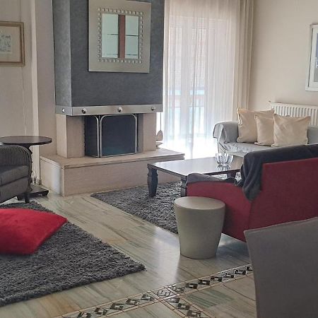 Elegante Apartamento Centrale Tríkala Esterno foto